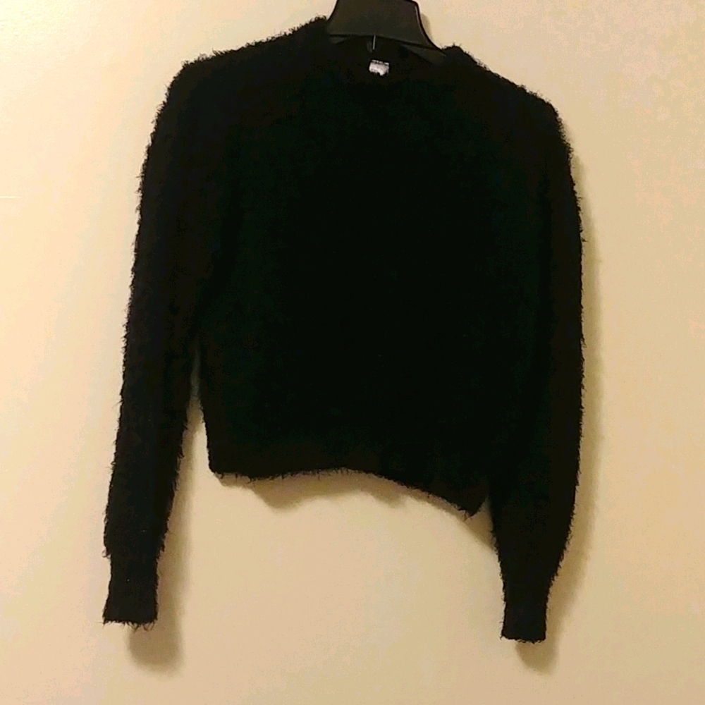 H&M Fuzzy Black Cropped Sweater US XS